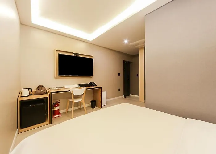 Ou Hotel 2*